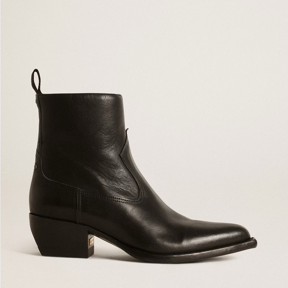 $830 brand New Golden Goose Debbie boot Size 37 EU
